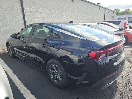2022 Kia K5 LX