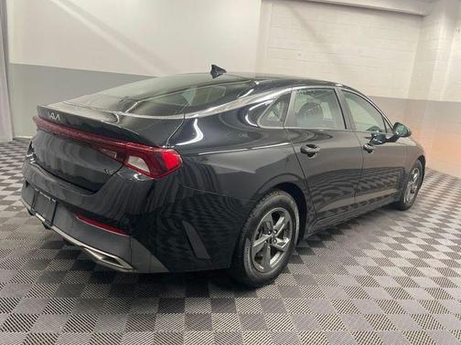 2022 Kia K5 LX