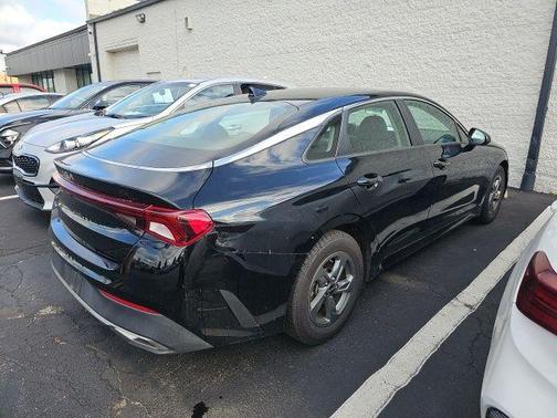 2022 Kia K5 LX