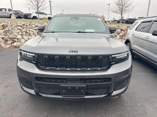 2022 Jeep Grand Cherokee L Laredo