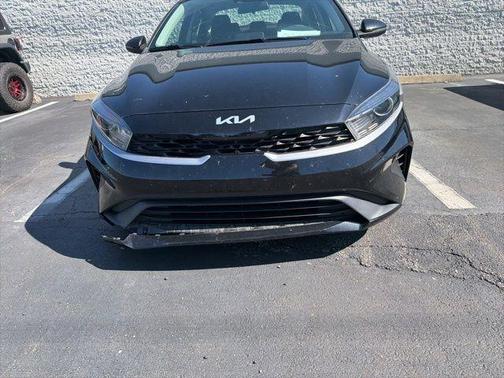 Aurora Black Pearl 2022 Kia Forte LXS