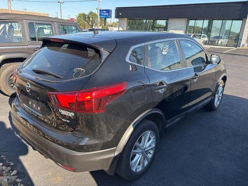 2017 Nissan Rogue Sport SV
