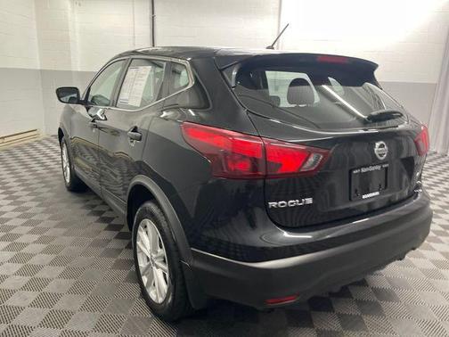 2017 Nissan Rogue Sport SV