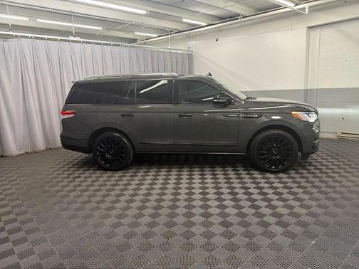Dark Gray Metallic 2024 Lincoln Navigator Black Label