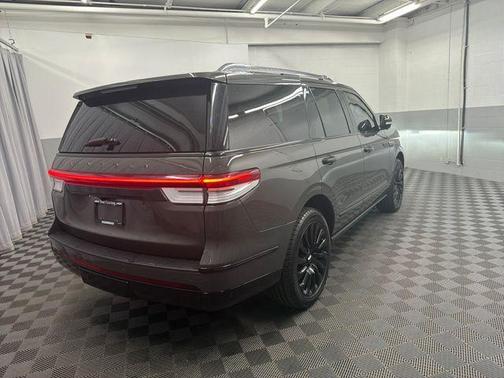 Dark Gray Metallic 2024 Lincoln Navigator Black Label
