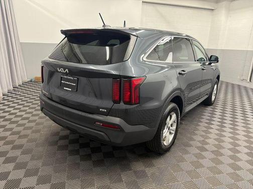 Gravity Gray 2023 Kia Sorento LX