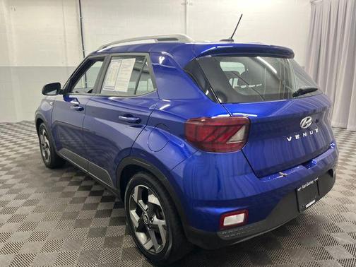 2023 Hyundai VENUE Limited