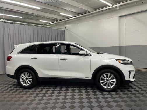 2020 Kia Sorento LX