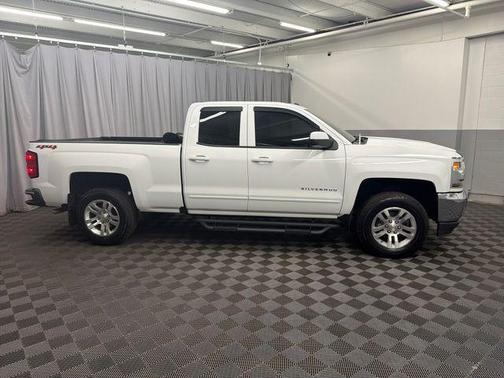 Summit White 2018 Chevrolet Silverado 1500 LT