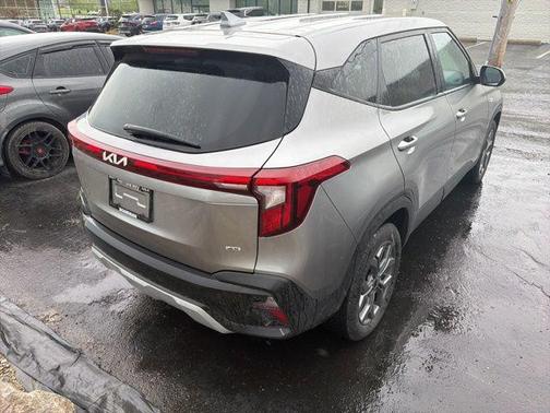 Steel Gray 2024 Kia Seltos LX