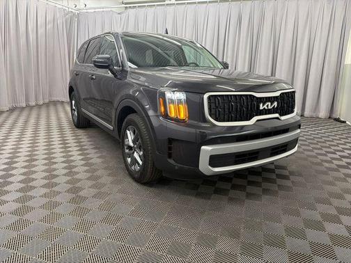Metal 2025 Kia Telluride LX