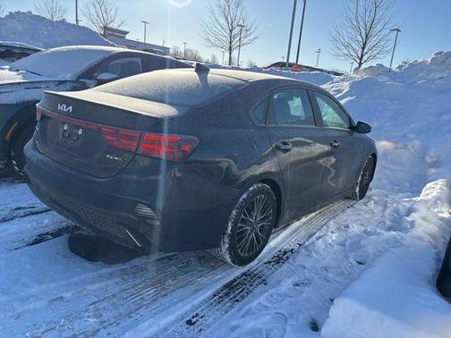 2022 Kia Forte GT-Line