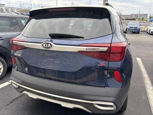 Dark Ocean Blue / White Roof 2021 Kia Seltos S