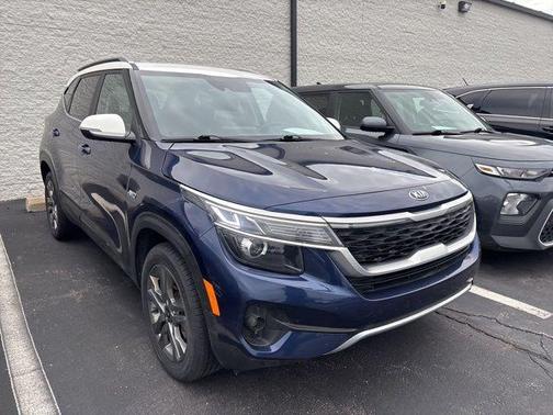 Dark Ocean Blue / White Roof 2021 Kia Seltos S