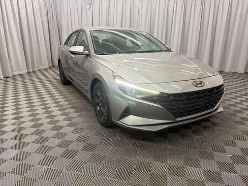 Metal 2023 Hyundai ELANTRA SEL