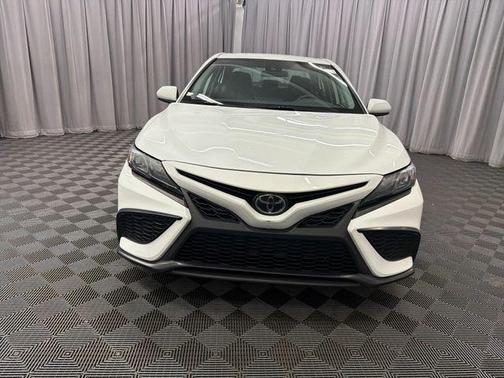 Super White 2021 Toyota Camry SE