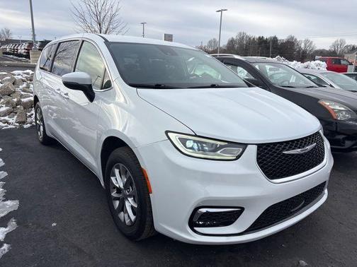 2023 Chrysler Pacifica Touring-L