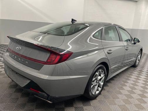 2022 Hyundai SONATA SEL