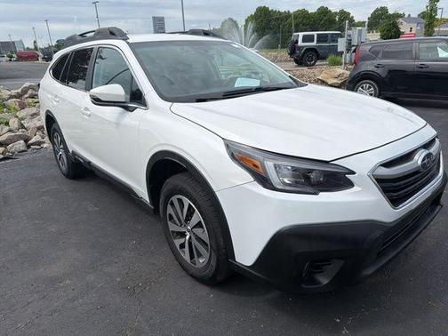 Crystal White Pearl 2022 Subaru Outback Premium