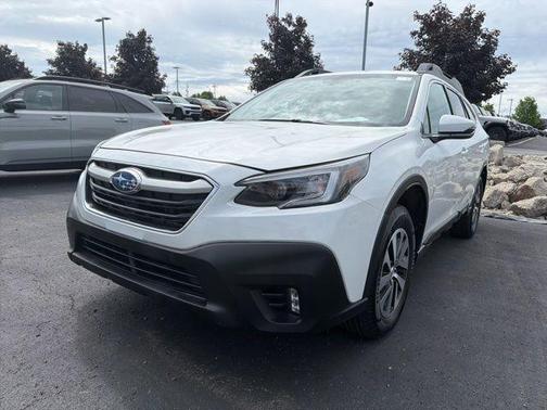 Crystal White Pearl 2022 Subaru Outback Premium