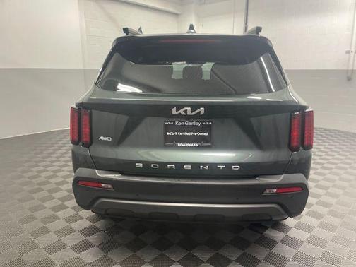 2022 Kia Sorento S