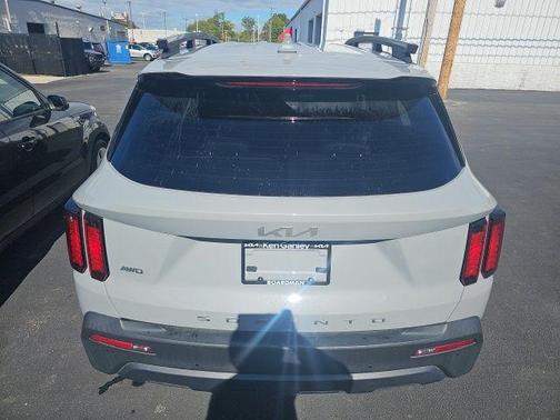 2022 Kia Sorento S