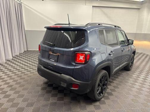 Slate Blue Pearlcoat 2022 Jeep Renegade Altitude