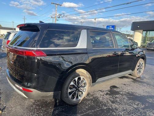 2023 Kia Carnival EX