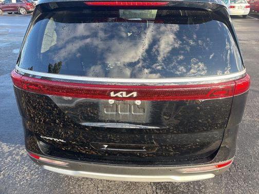 2023 Kia Carnival EX