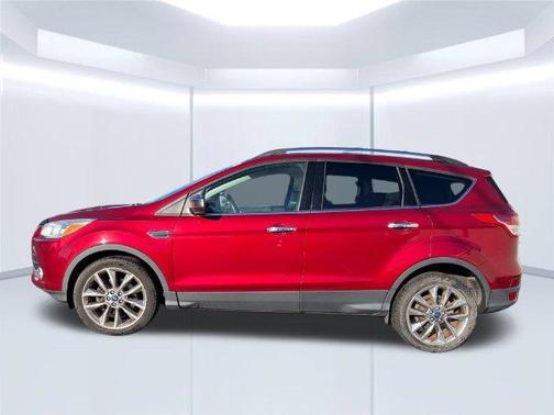 Ruby Red Metallic 2016 Ford Escape SE