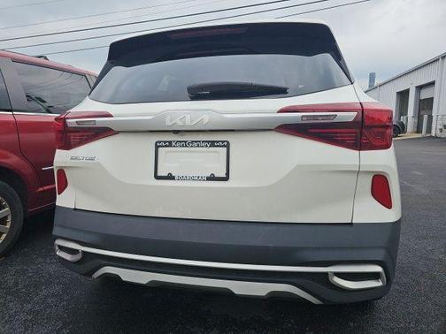 2022 Kia Seltos EX