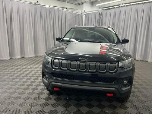 Diamond Black 2022 Jeep Compass Trailhawk