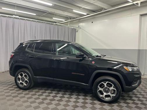 Diamond Black 2022 Jeep Compass Trailhawk