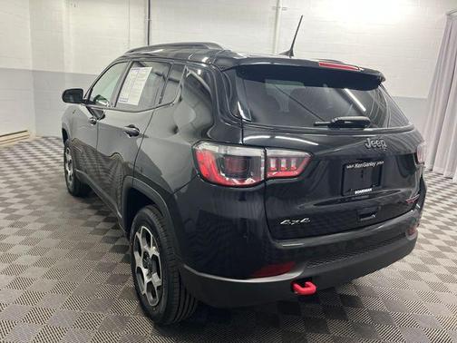 Diamond Black 2022 Jeep Compass Trailhawk