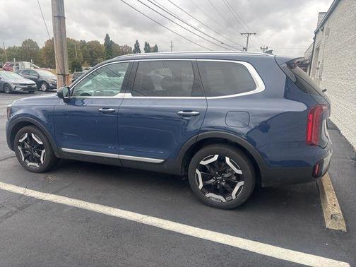 2023 Kia Telluride S
