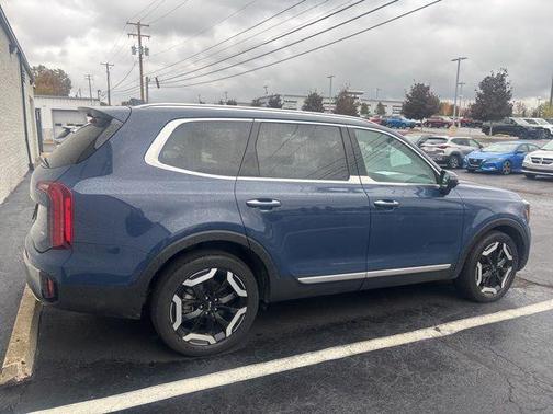2023 Kia Telluride S