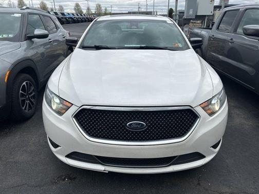 White Platinum Clearcoat Metallic 2015 Ford Taurus SHO