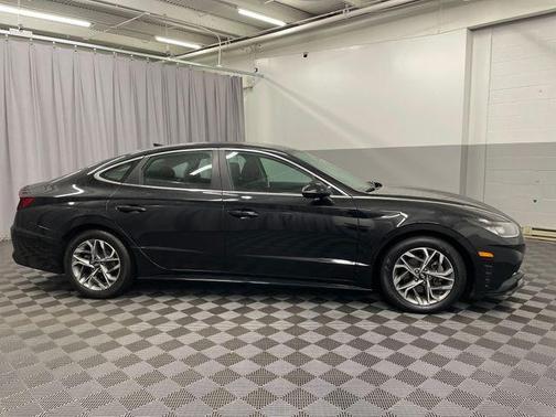 2022 Hyundai SONATA SEL