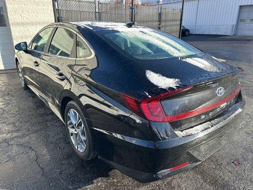 2022 Hyundai SONATA SEL