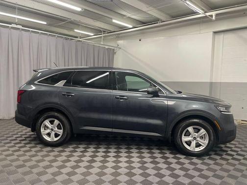 2023 Kia Sorento LX