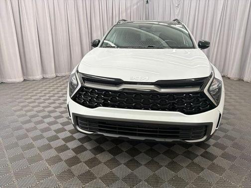 Glacial White Pearl 2023 Kia Sportage X-Line