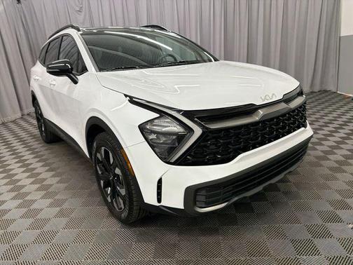 Glacial White Pearl 2023 Kia Sportage X-Line