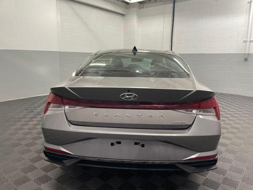 2022 Hyundai ELANTRA Limited