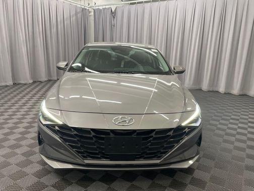 2022 Hyundai ELANTRA Limited