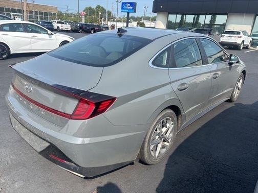 2021 Hyundai SONATA SEL