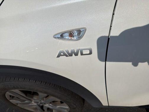 Snow White Pearl 2022 Kia Seltos LX