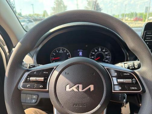 Snow White Pearl 2022 Kia Seltos LX