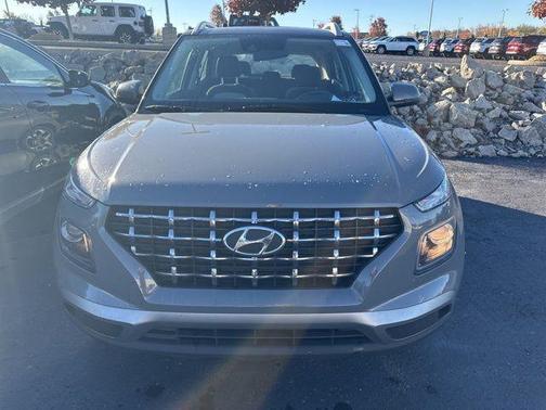 2022 Hyundai VENUE SEL