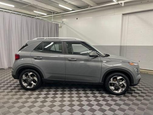 2022 Hyundai VENUE SEL