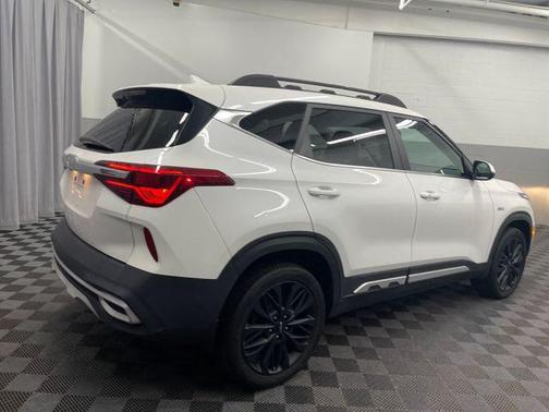 2022 Kia Seltos Nightfall